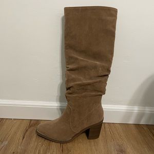 New High Boots Light Brown 7 1/2 Universal Thread